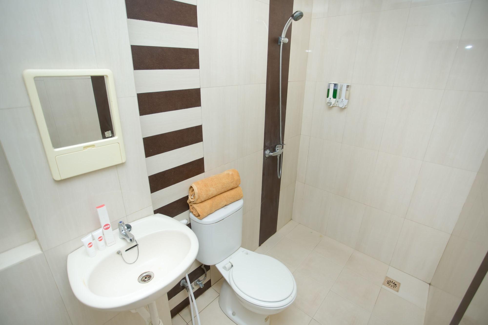 Hotel Oyo 850 Lapan Lapan Banjarmasin  Exterior foto