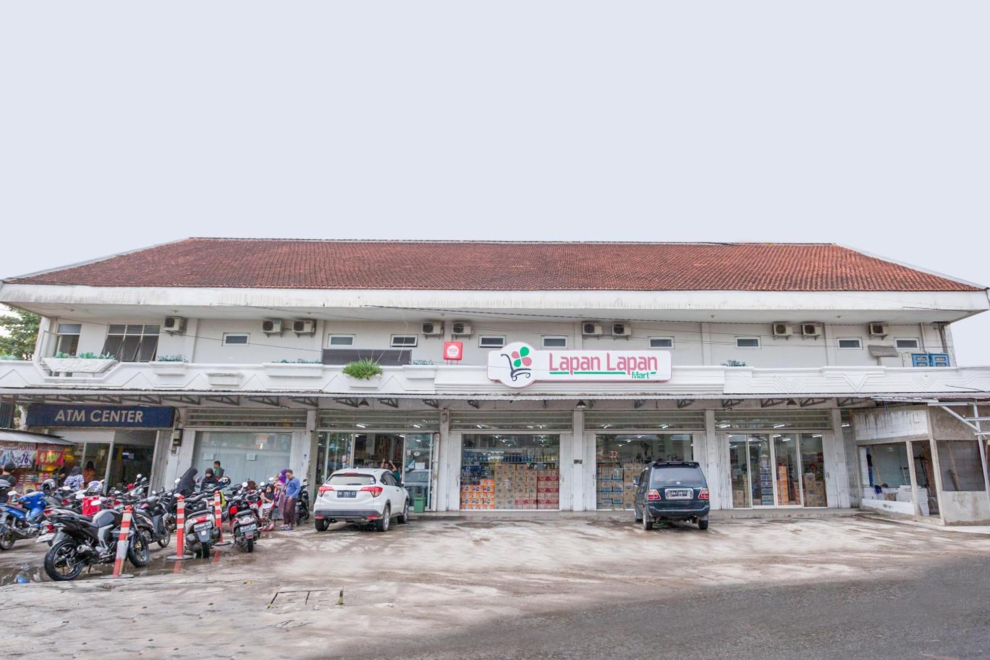 Hotel Oyo 850 Lapan Lapan Banjarmasin  Exterior foto